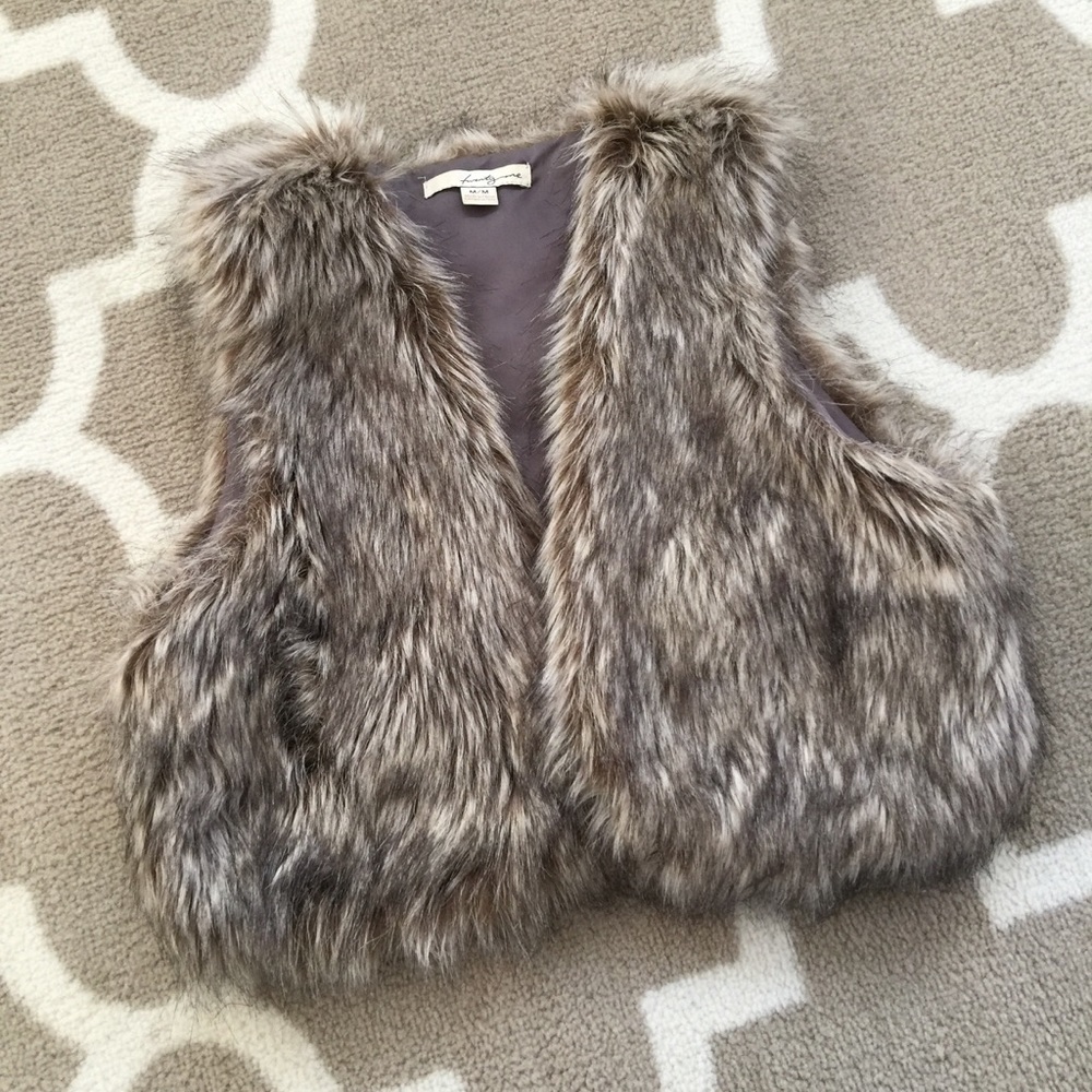 Beautiful faux fur vest!